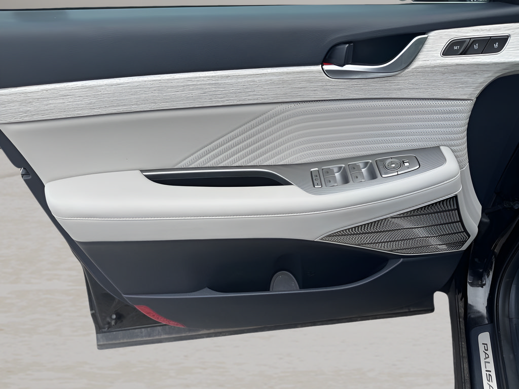 Used 2025 Hyundai Palisade Calligraphy FWD image 13