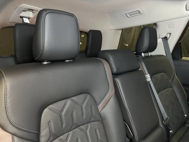 New 2026 Nissan Pathfinder Platinum w/ Cargo Package AWD/4WD image 19