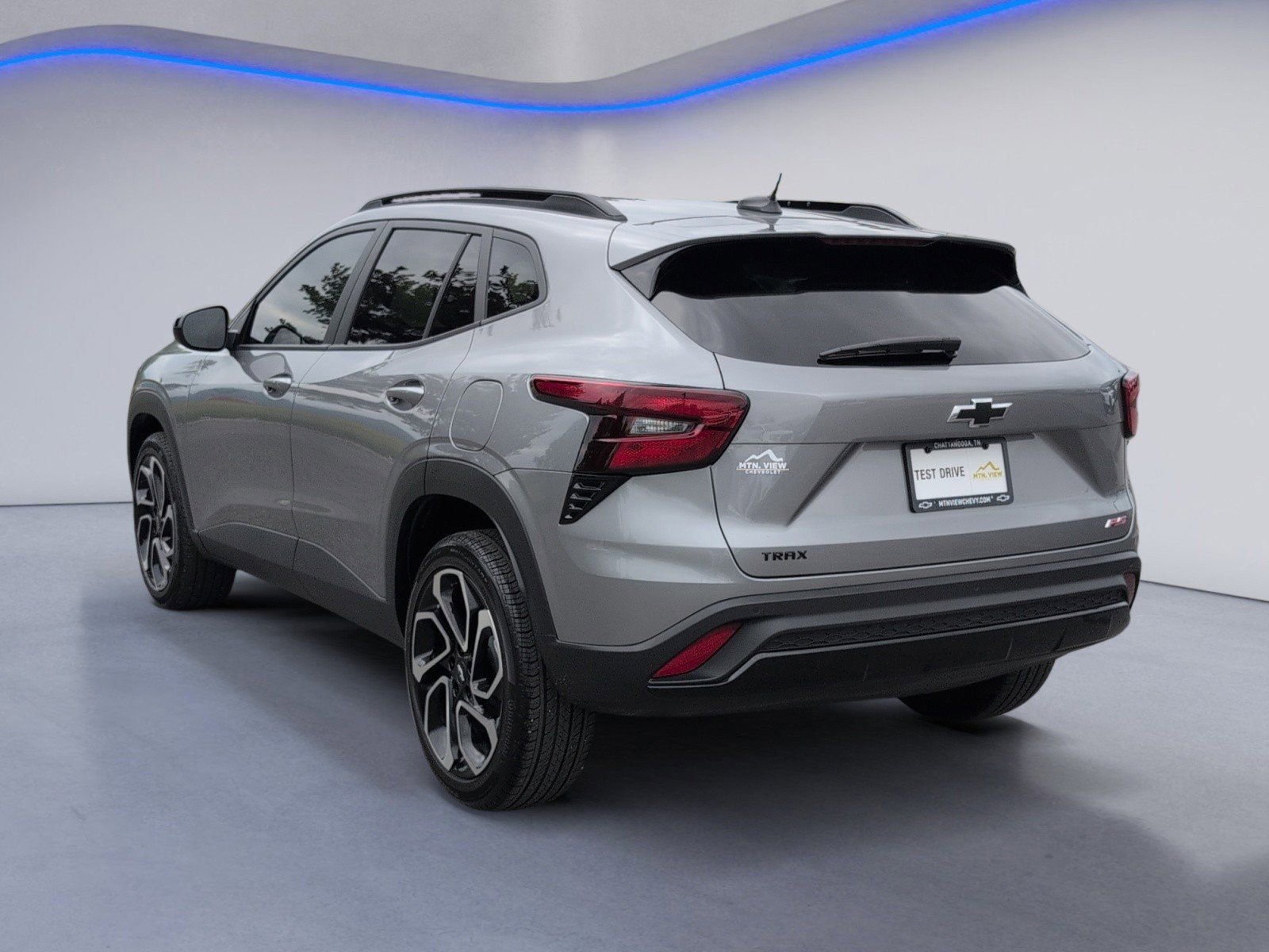 Used 2025 Chevrolet Trax RS w/ Driver Confidence Package FWD image 3