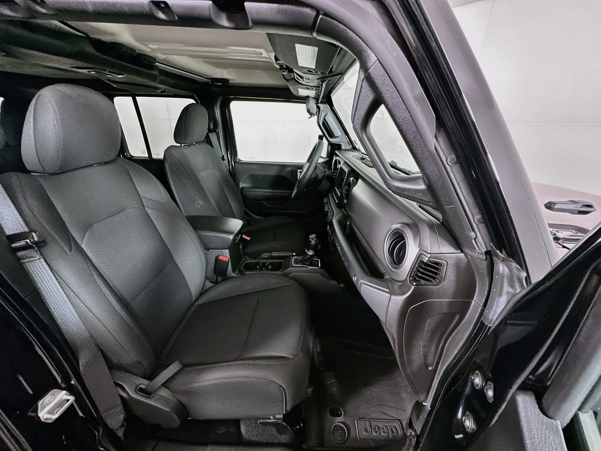Used 2023 Jeep Wrangler Unlimited AWD/4WD image 28