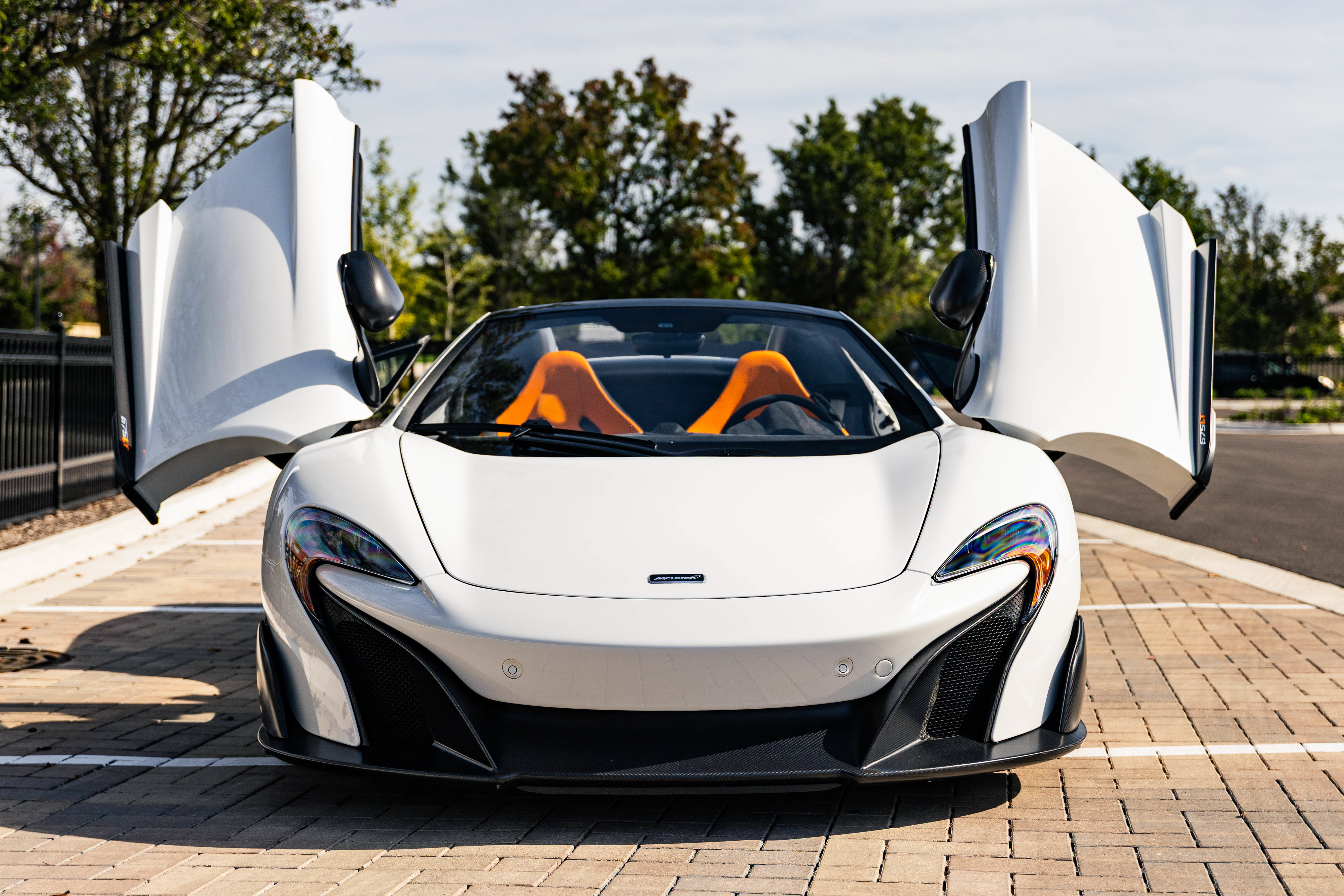 Used 2016 McLaren 675LT Spider RWD image 37