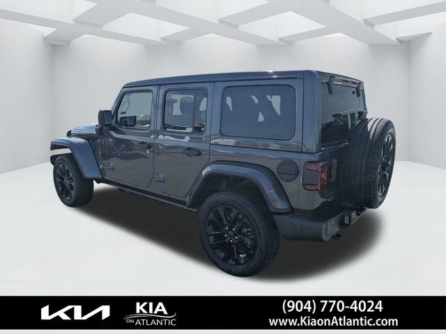 Used 2025 Jeep Wrangler Unlimited Sahara w/ Safety Group image 5