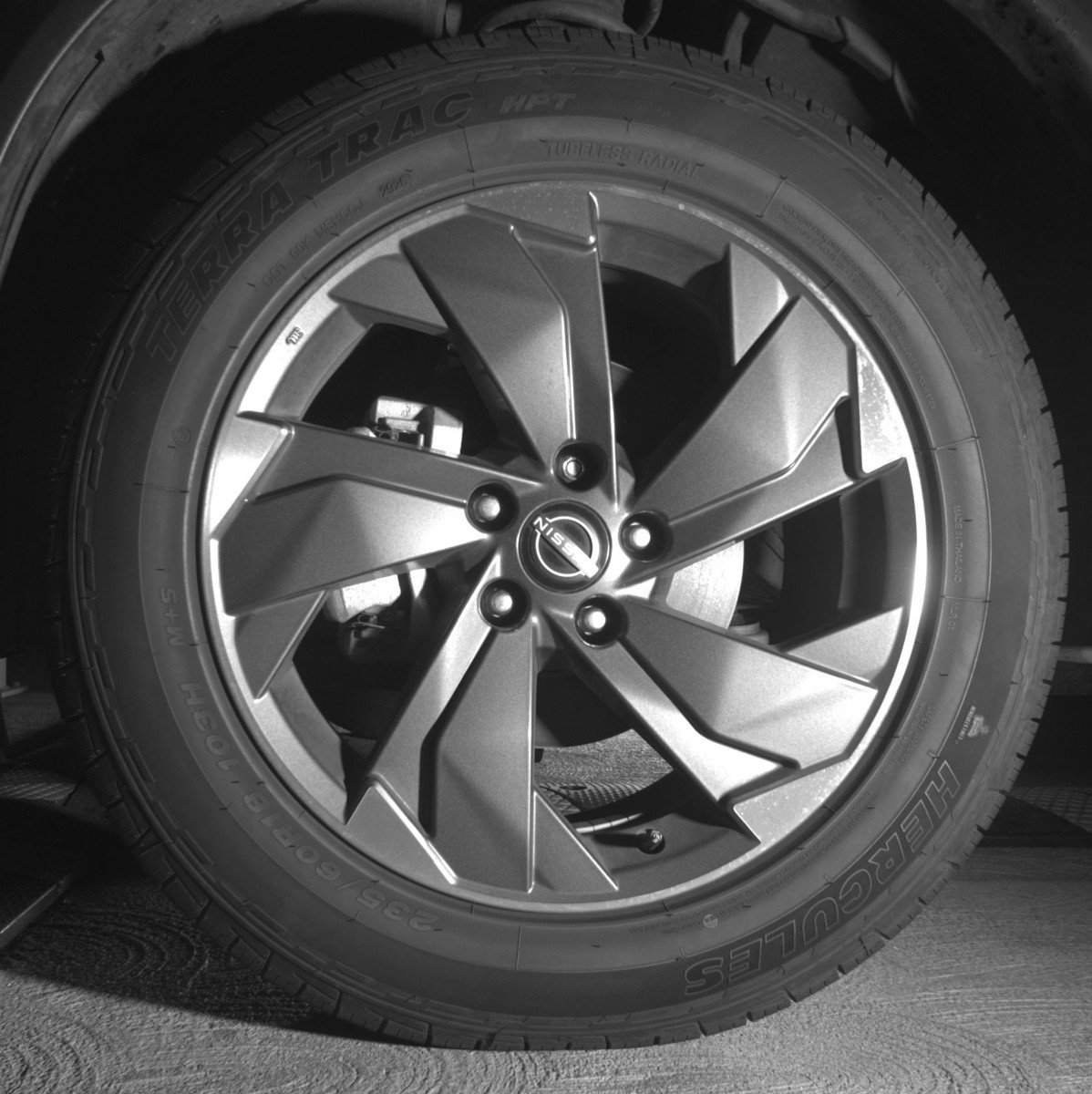 Used 2025 Nissan Rogue SV FWD image 12