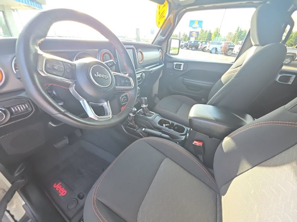Used 2022 Jeep Gladiator Mojave w/ Cold Weather Group AWD/4WD image 17