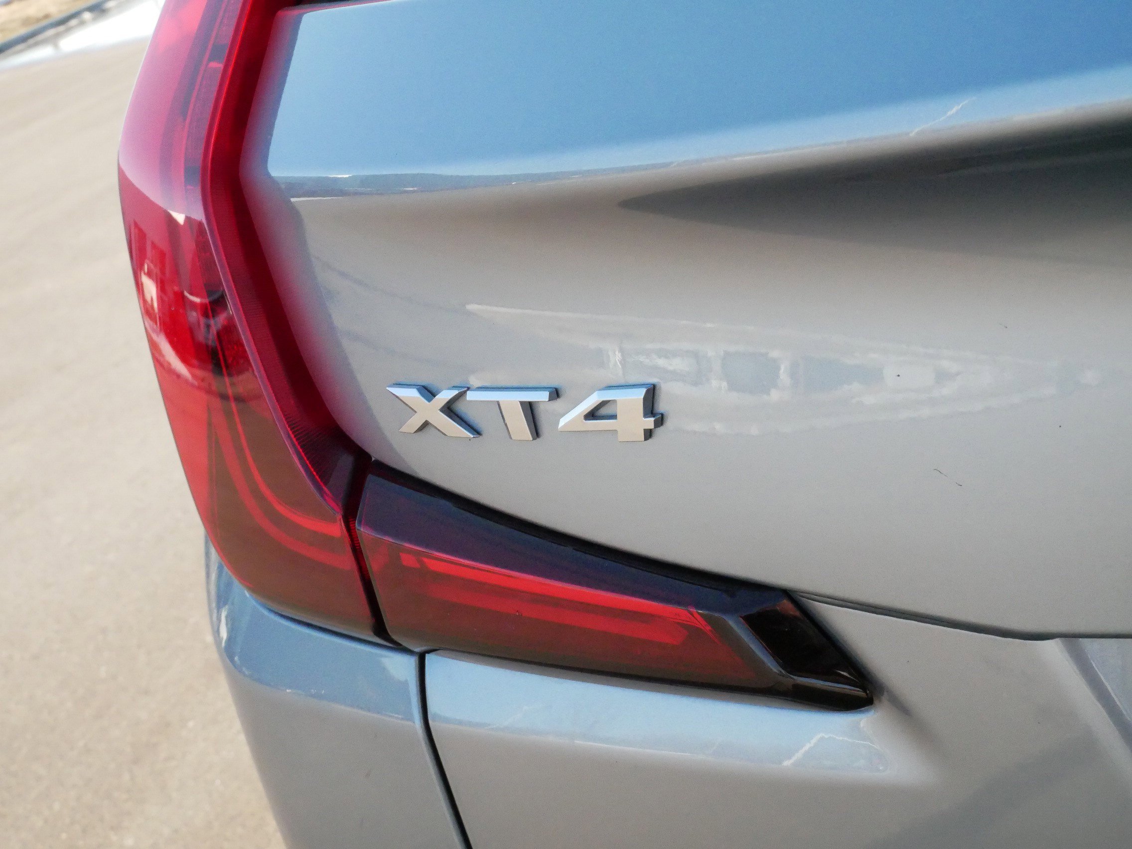 Used 2025 Cadillac XT4 Premium Luxury image 17