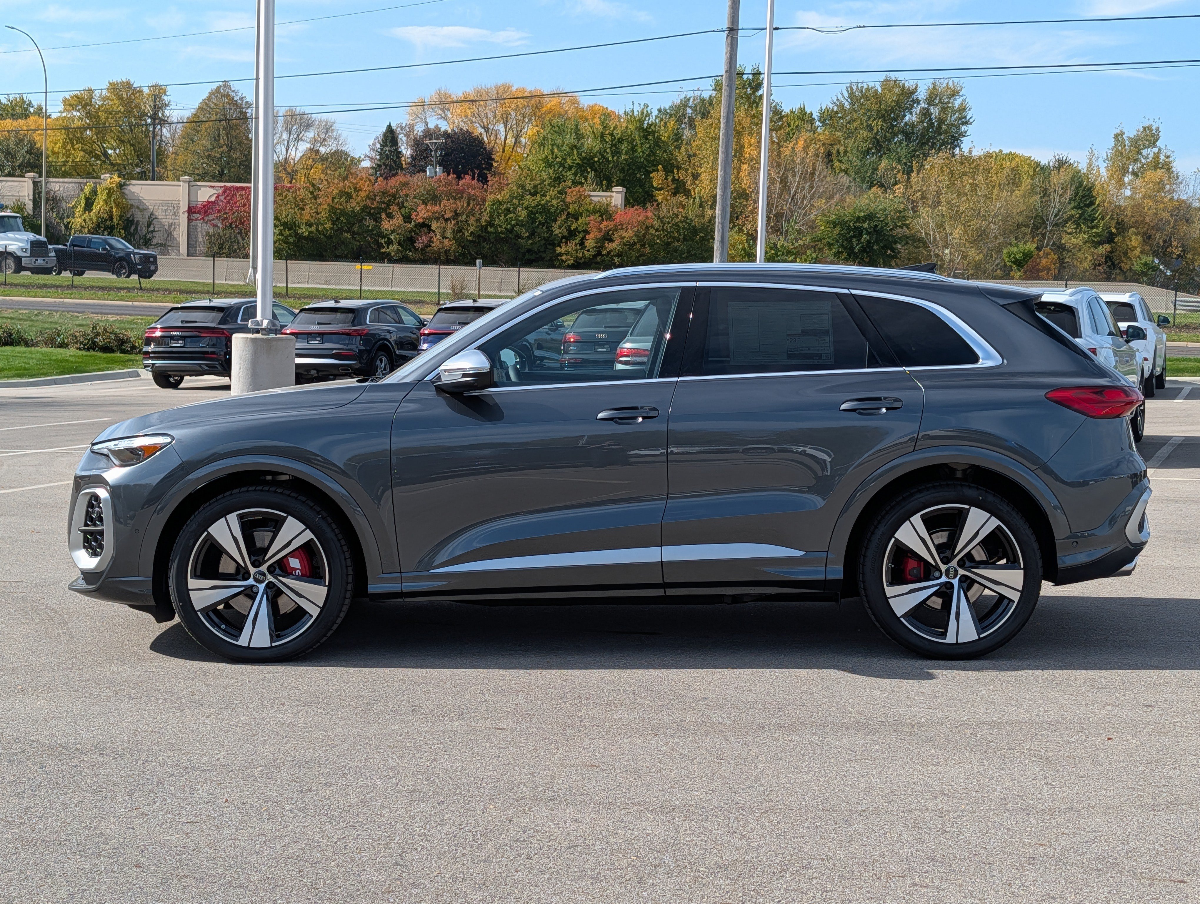 New 2026 Audi SQ5 Prestige AWD/4WD image 3