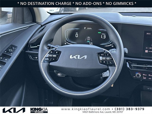 Used 2025 Kia Niro LX image 8