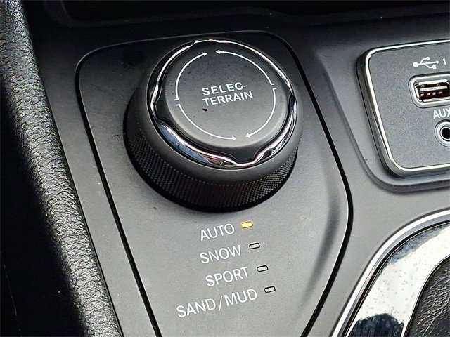 Used 2019 Jeep Cherokee Limited image 26