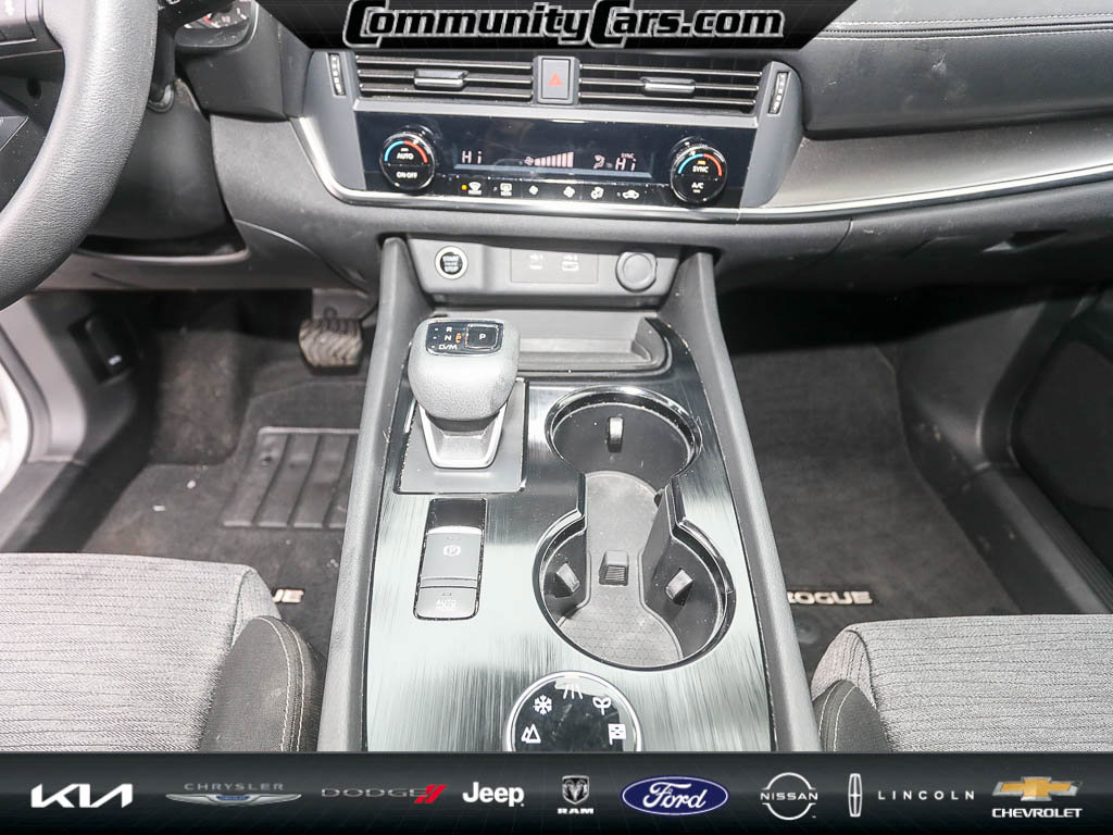 Used 2023 Nissan Rogue SV image 19