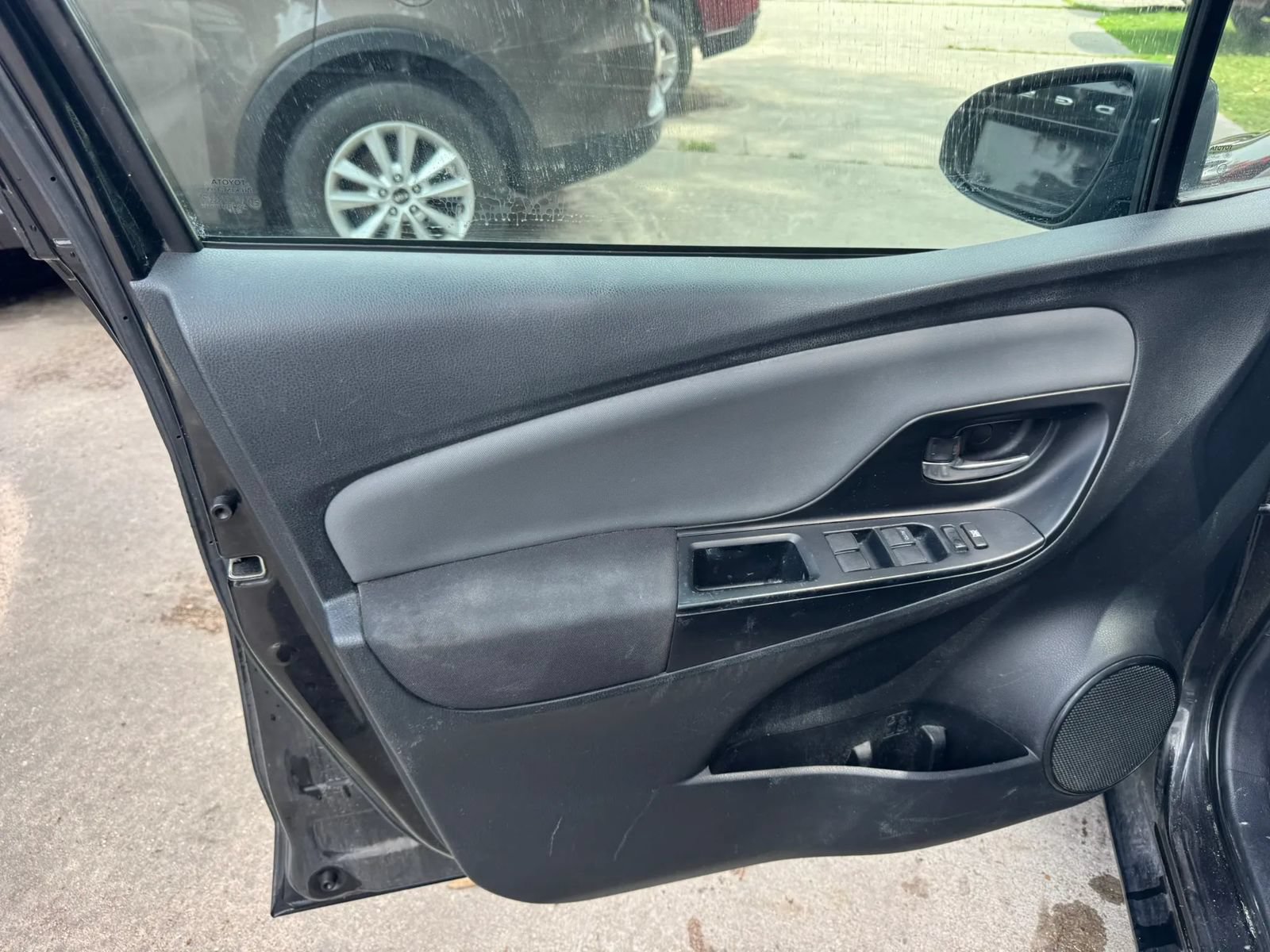 Used 2015 Toyota Yaris SE FWD image 15