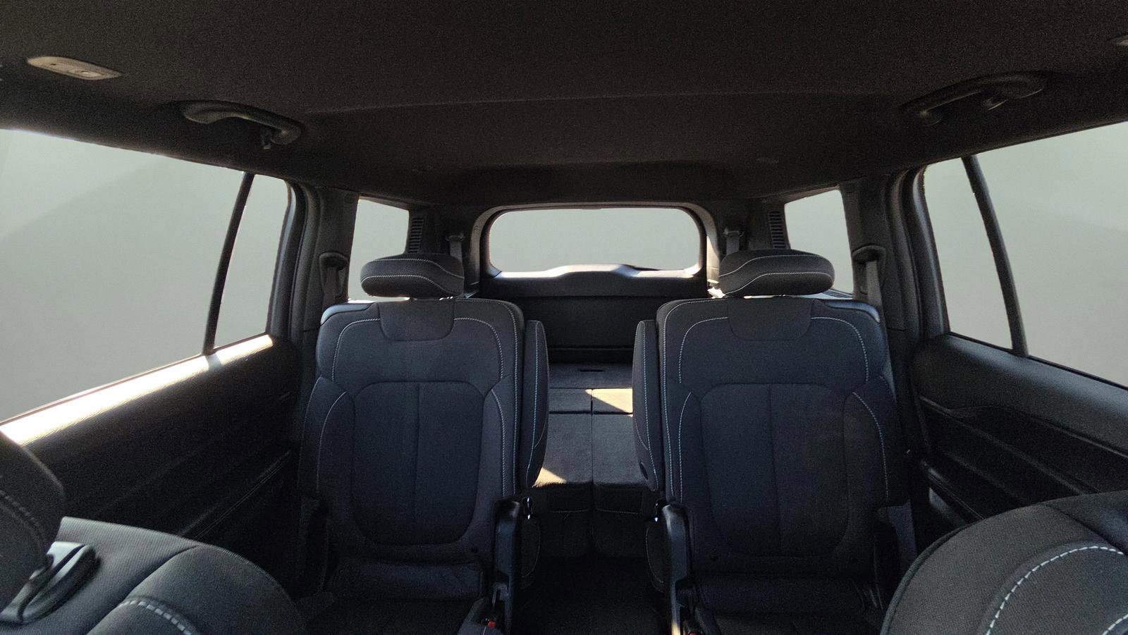 Used 2024 Jeep Grand Cherokee L Laredo w/ Luxury Tech Group I image 28