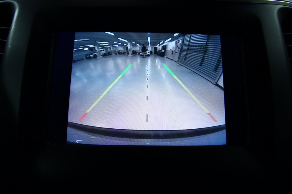 Used 2019 Jeep Cherokee Latitude Plus w/ Cold Weather Group image 10