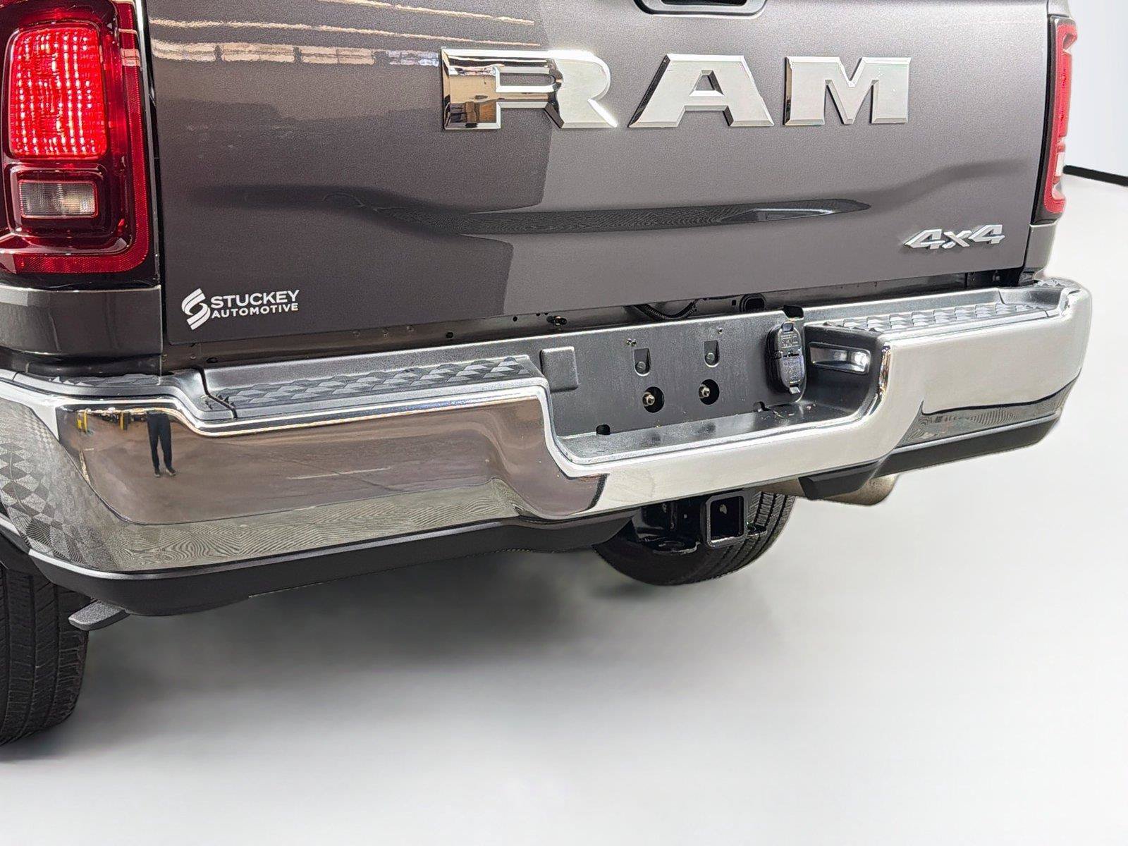 Used 2025 RAM 2500 Tradesman w/ Chrome Appearance Group AWD/4WD image 39