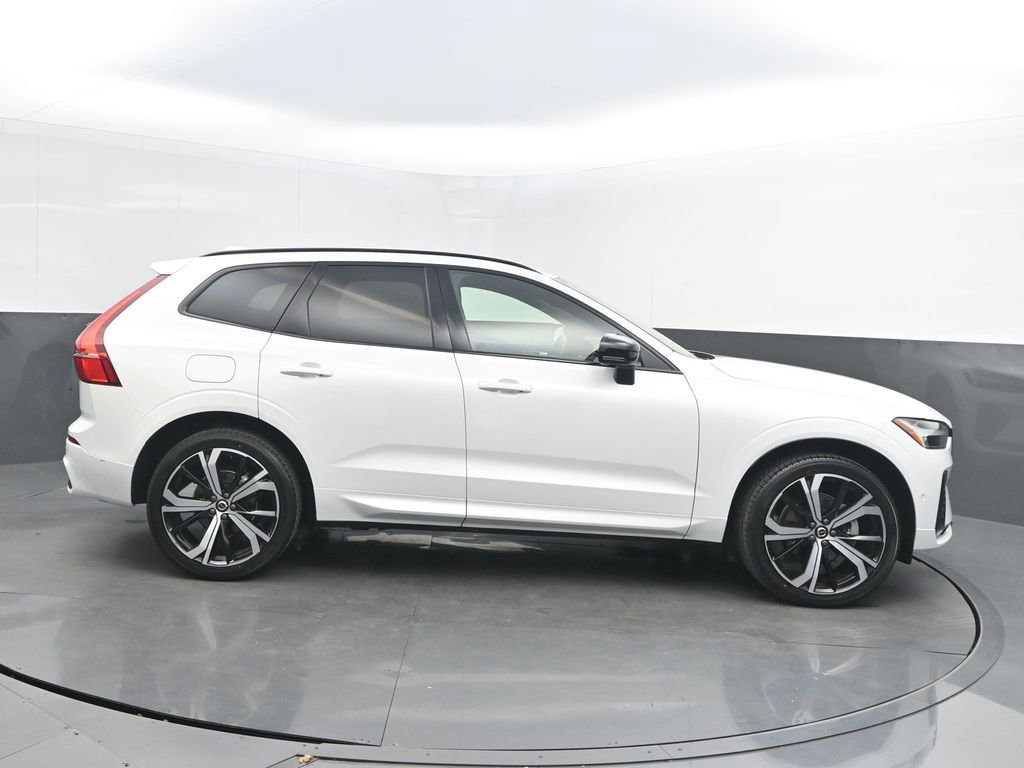 Certified 2024 Volvo XC60 B5 Ultimate w/ Protection Package Premier image 8