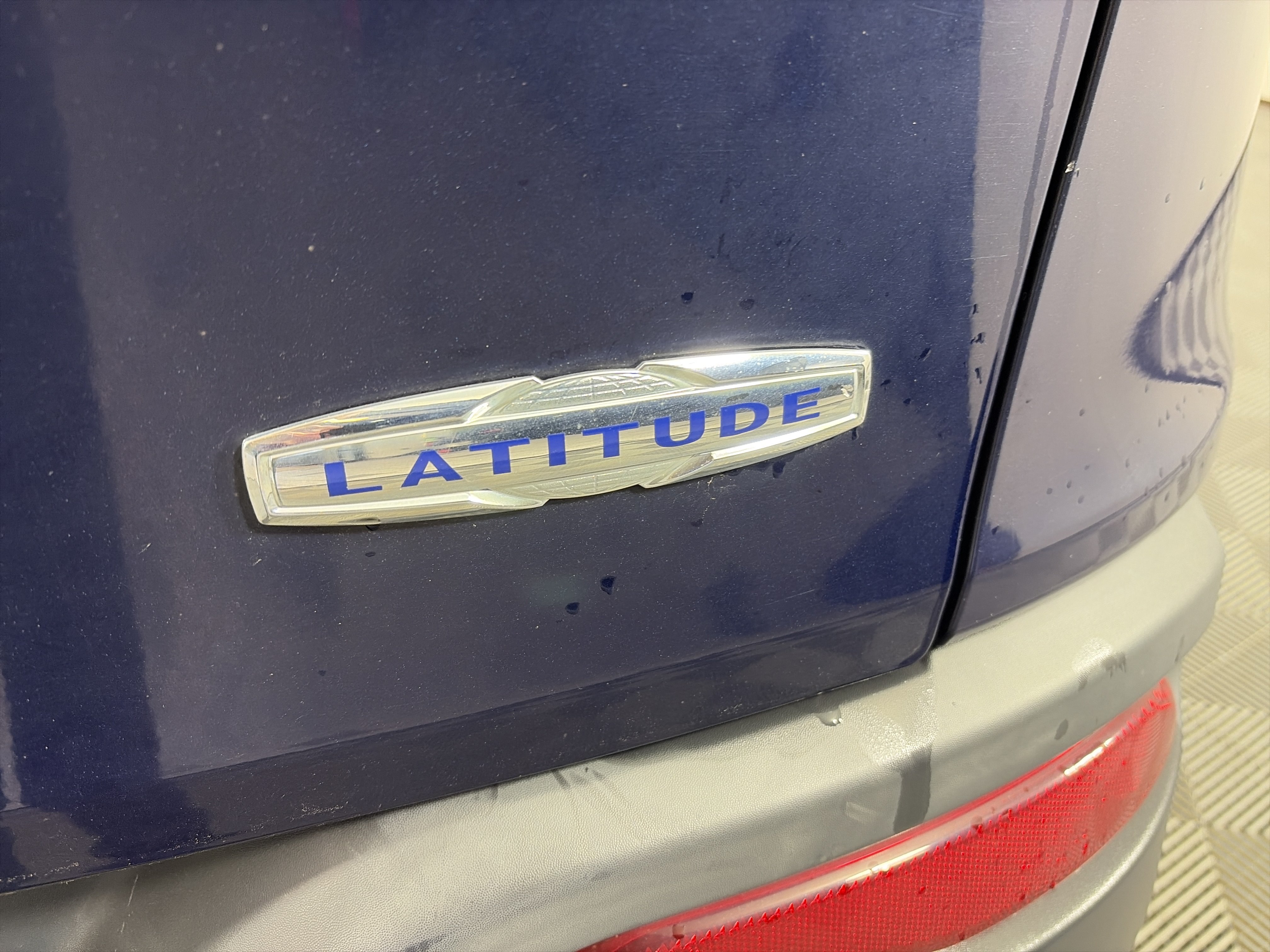 Used 2015 Jeep Cherokee Latitude w/ Cold Weather Group AWD/4WD image 17