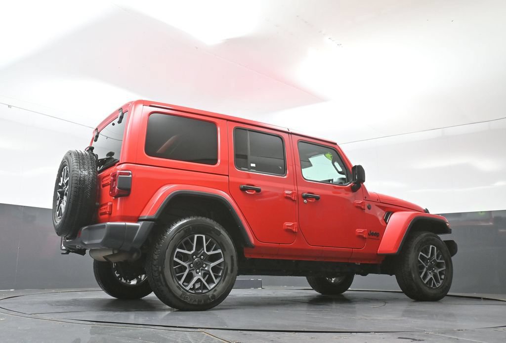 Used 2025 Jeep Wrangler Unlimited Sahara AWD/4WD image 50