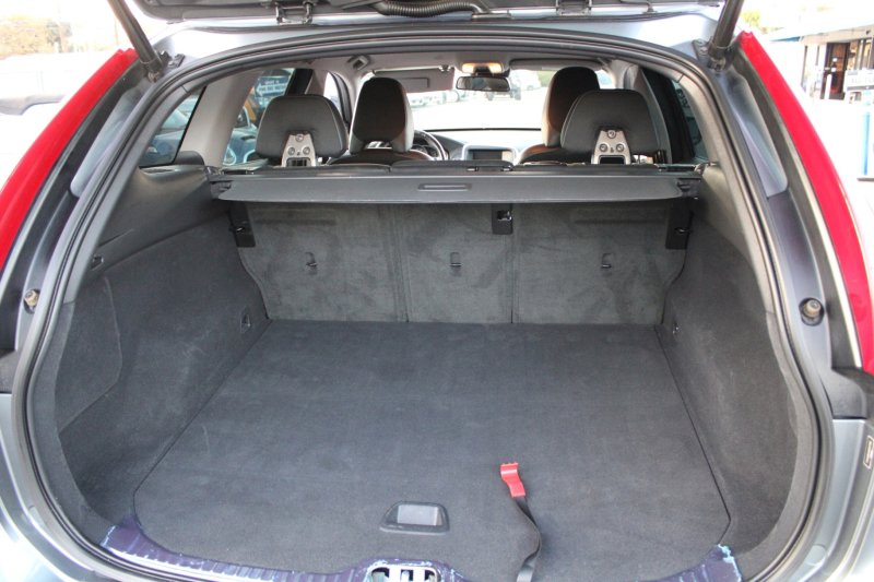 Used 2017 Volvo XC60 T5 w/ Tailgate Package image 8