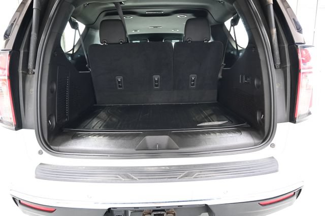 Used 2021 Chevrolet Suburban LT w/ Luxury Package AWD/4WD image 28