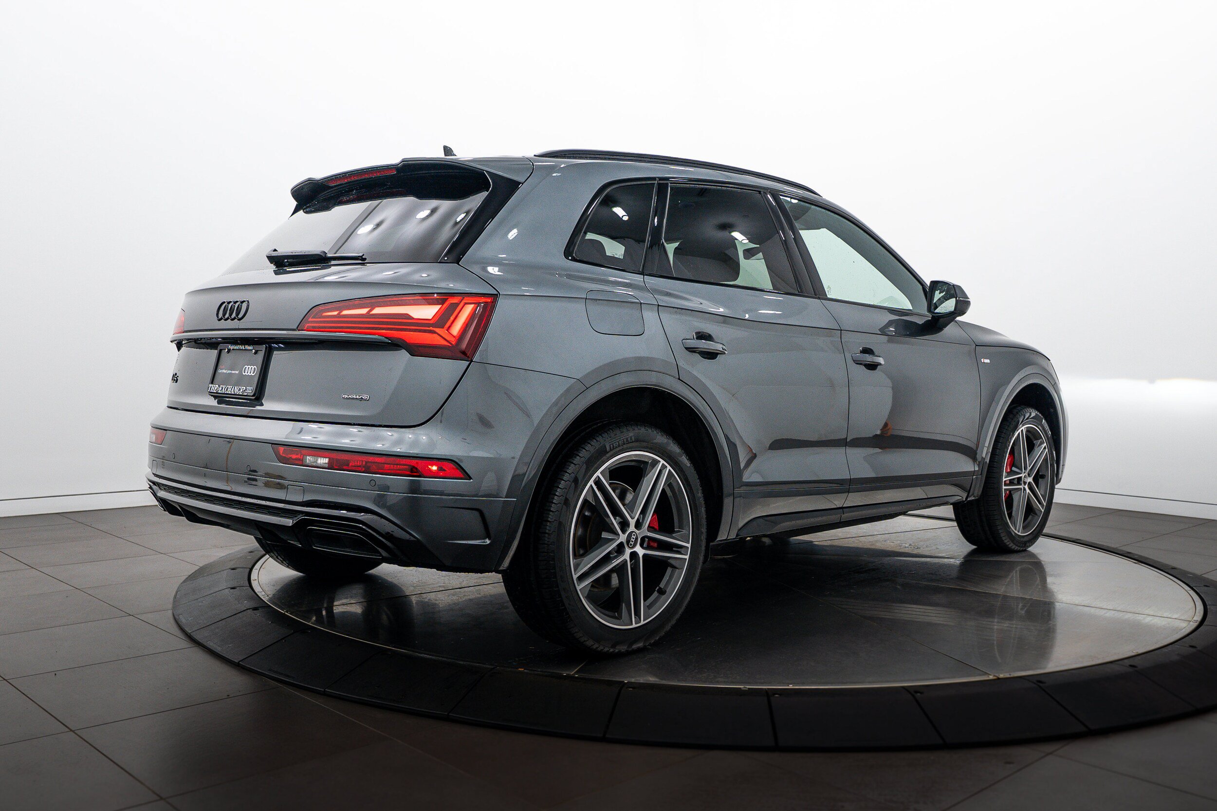 Certified 2025 Audi Q5 e Premium Plus w/ Premium Plus Package AWD/4WD image 4