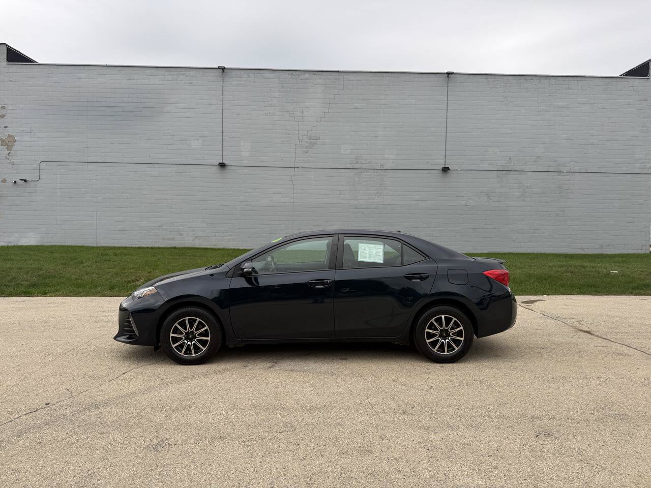 Used 2019 Toyota Corolla SE FWD image 4