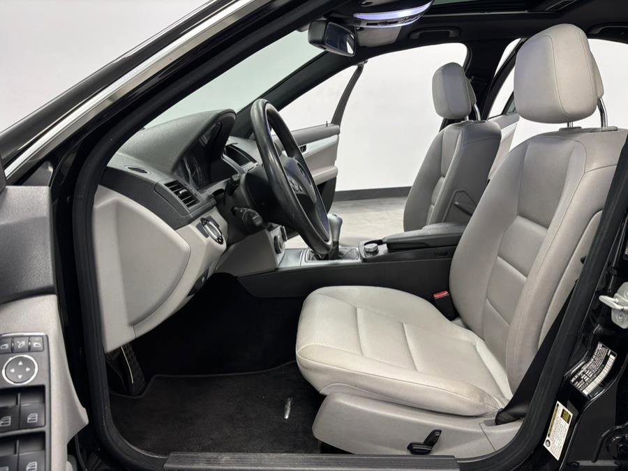 Used 2008 Mercedes-Benz C 300 Sport image 31