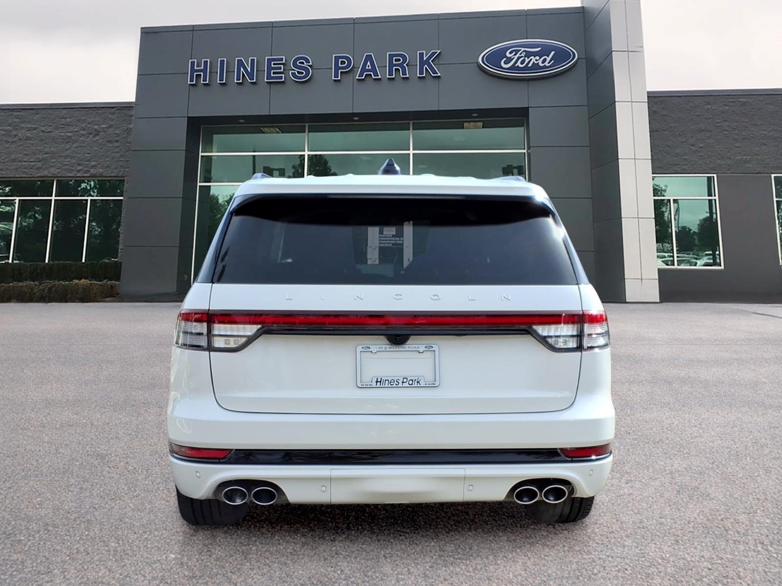 Used 2025 Lincoln Aviator Reserve w/ Equipment Group 201A AWD/4WD image 6
