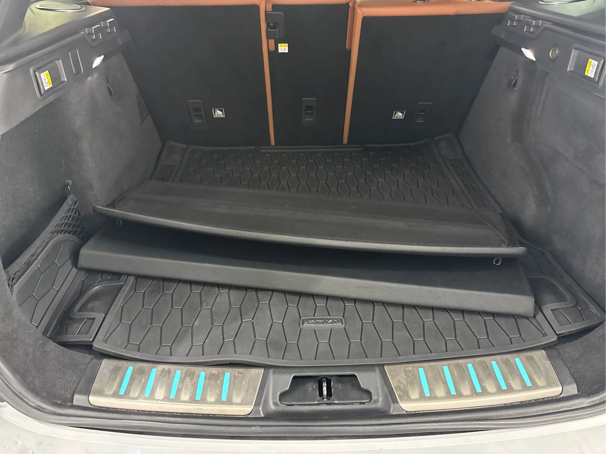 Used 2019 Jaguar F-PACE Portfolio image 10