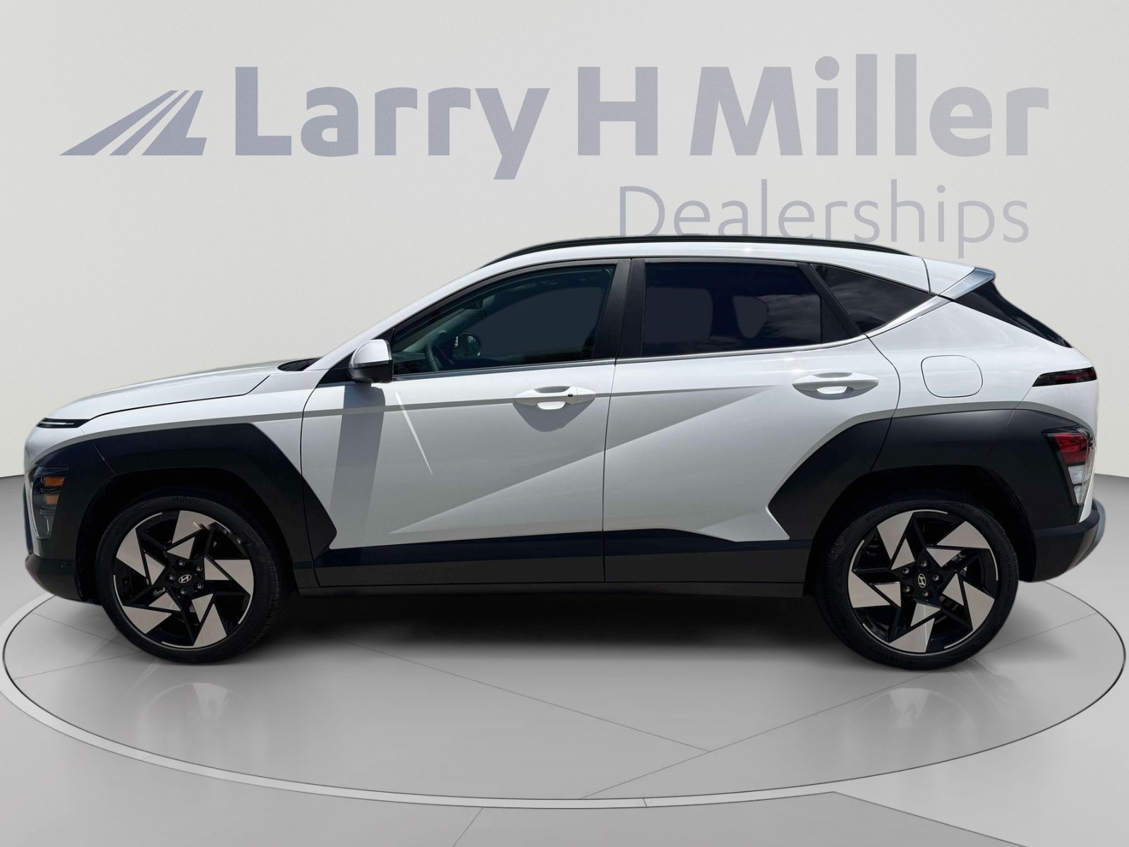 New 2027 Hyundai Kona Limited FWD image 3