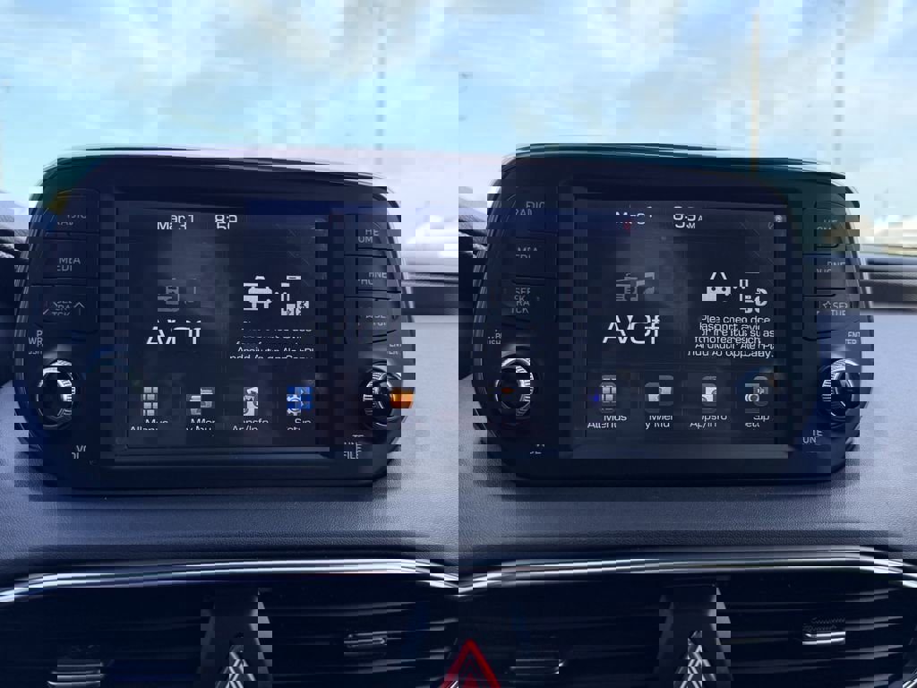 Used 2019 Hyundai Santa Fe SEL FWD image 23