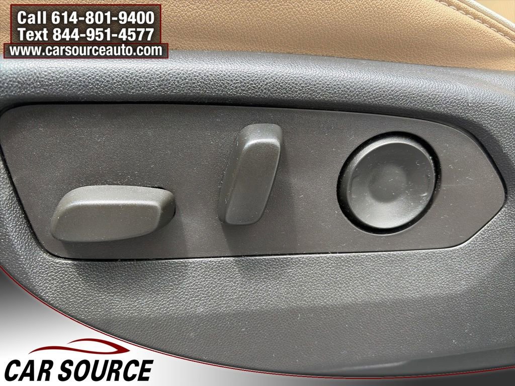 Used 2023 Chevrolet Suburban Premier AWD/4WD image 18