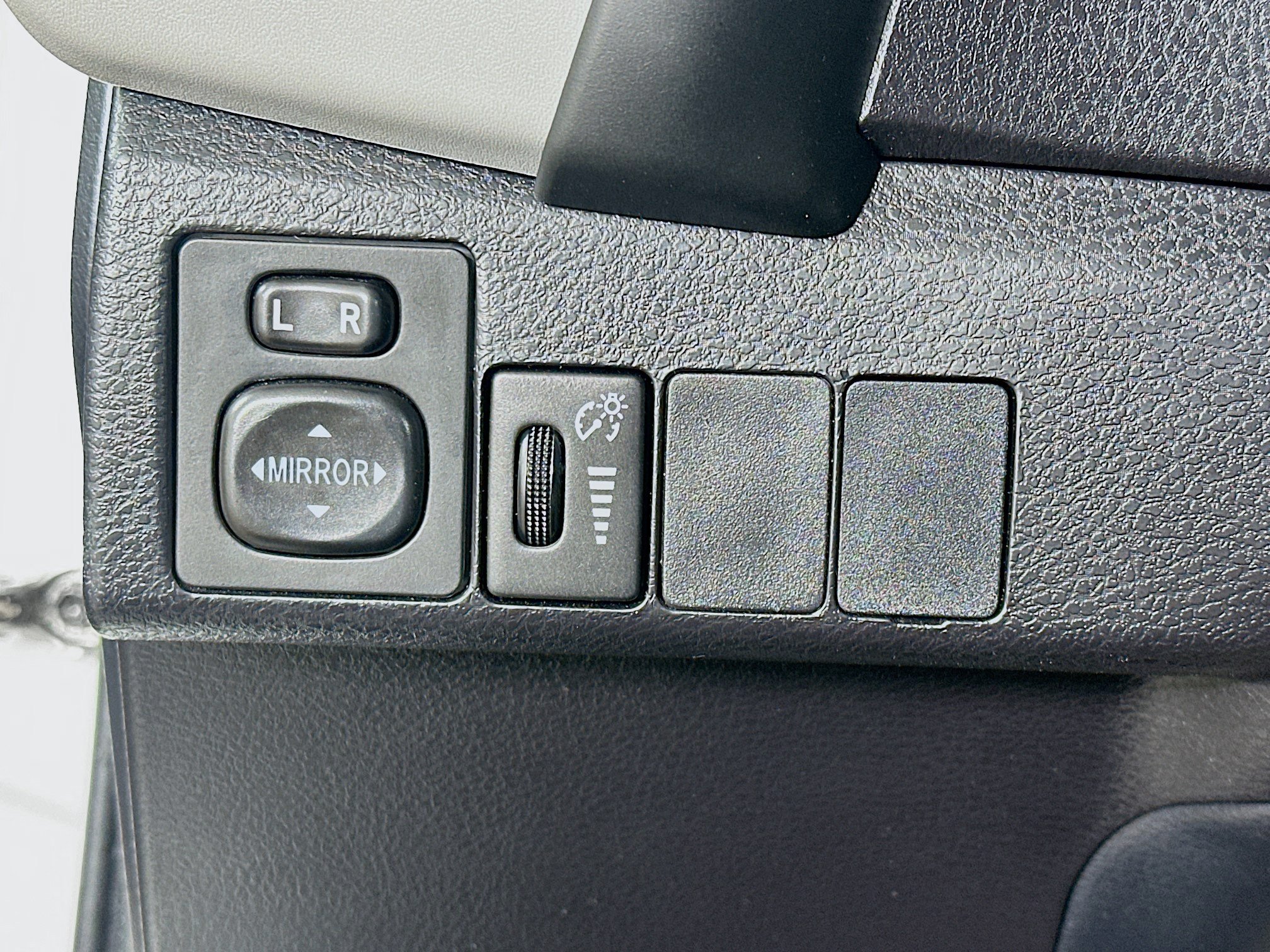 Used 2017 Toyota Corolla LE FWD image 17