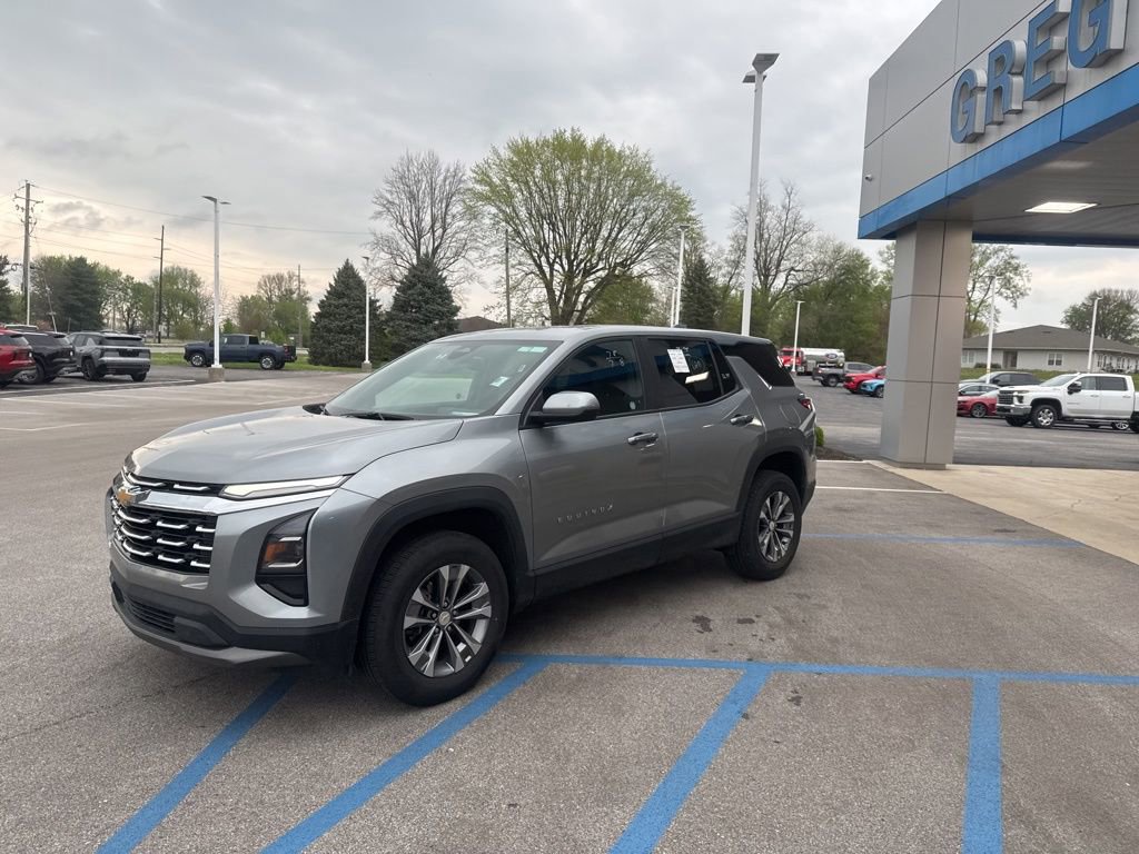 Used 2025 Chevrolet Equinox LT FWD image 8