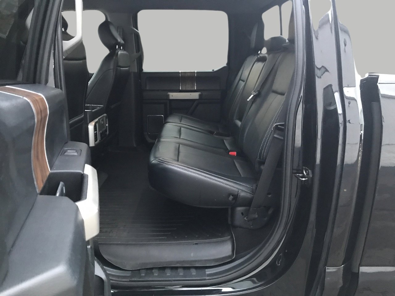 Used 2019 Ford F150 Lariat image 22