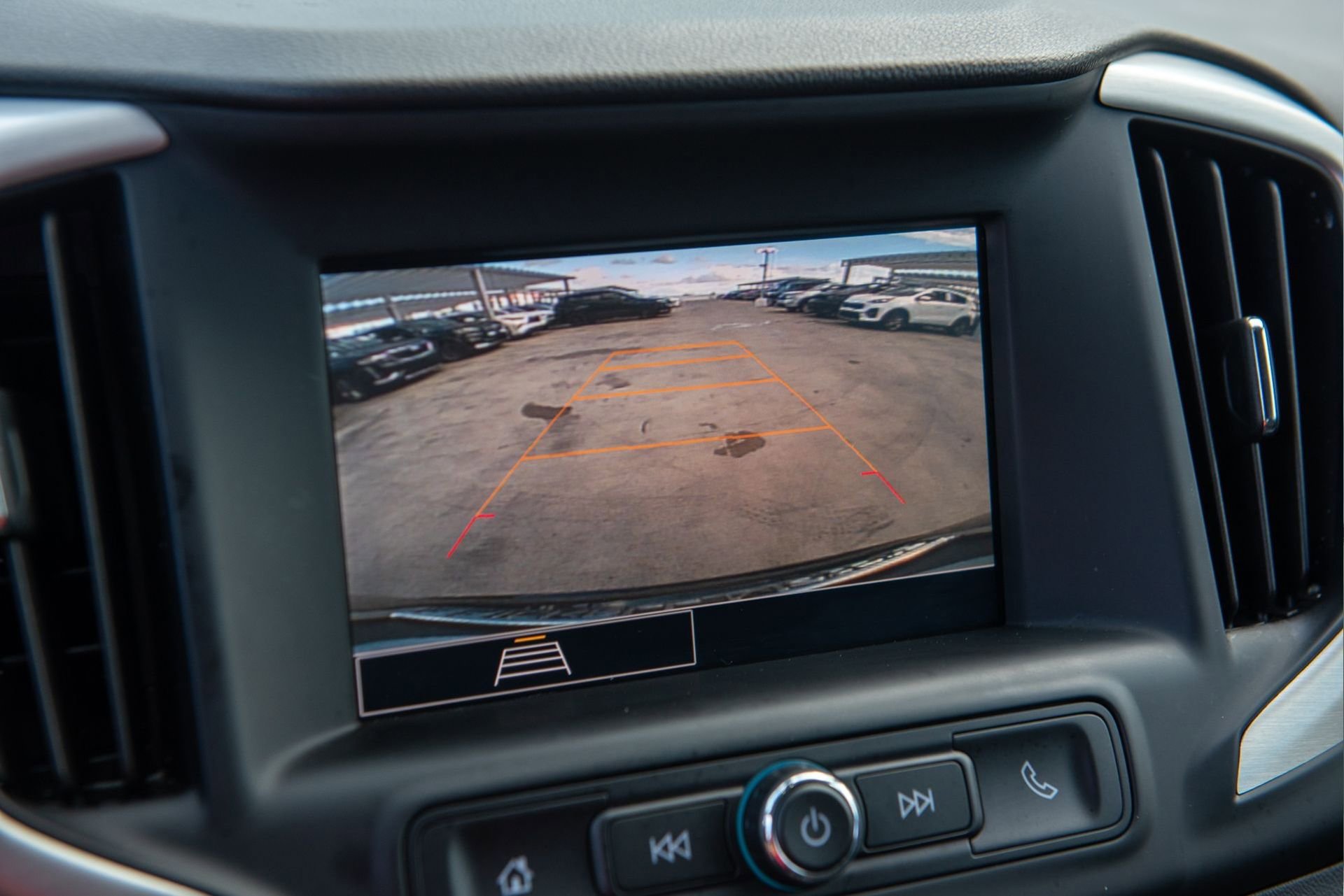 Used 2024 GMC Terrain SLE w/ Driver Convenience Package image 30