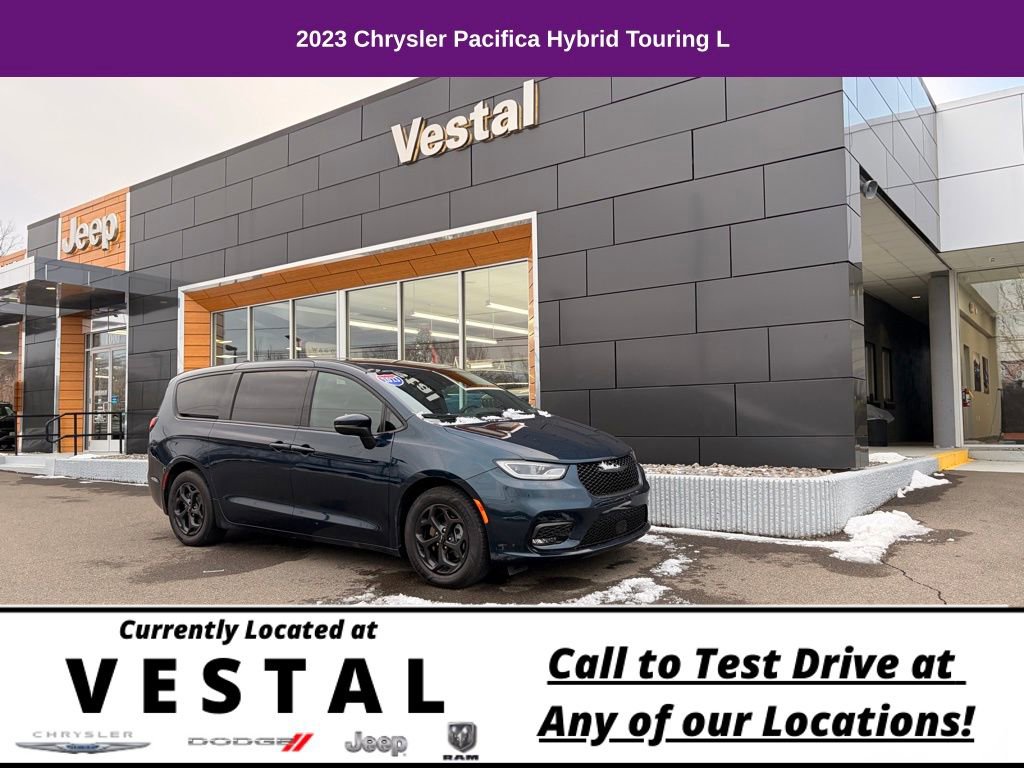 Used 2023 Chrysler Pacifica Touring-L w/ S Appearance Package image 1