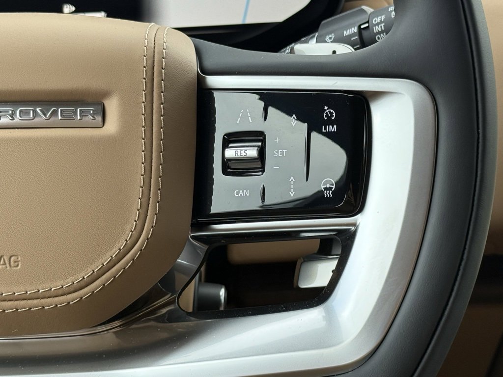 New 2025 Land Rover Range Rover Long Wheelbase SE image 18