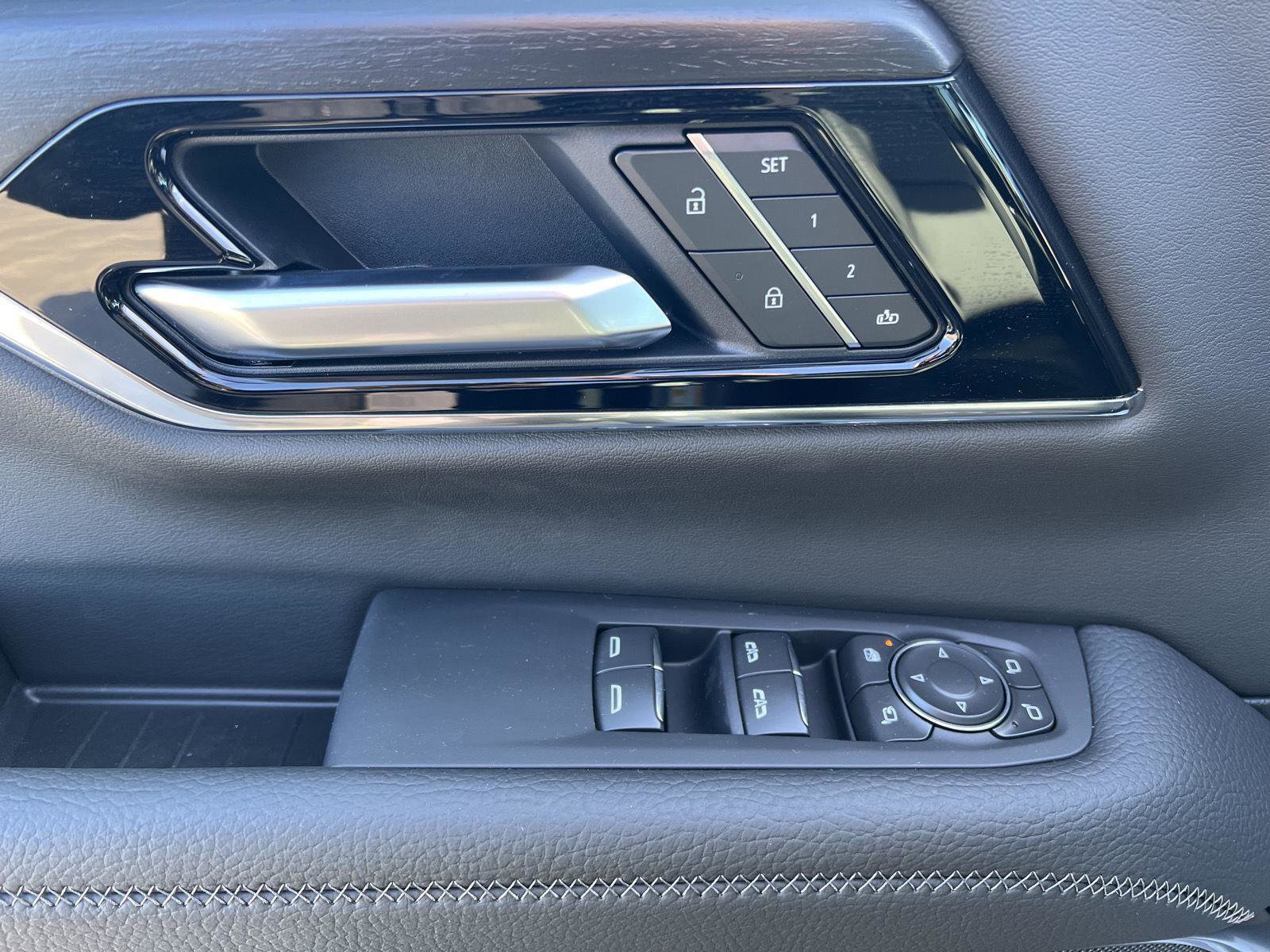 New 2026 GMC Yukon Denali w/ Sun & Power Step Package image 14