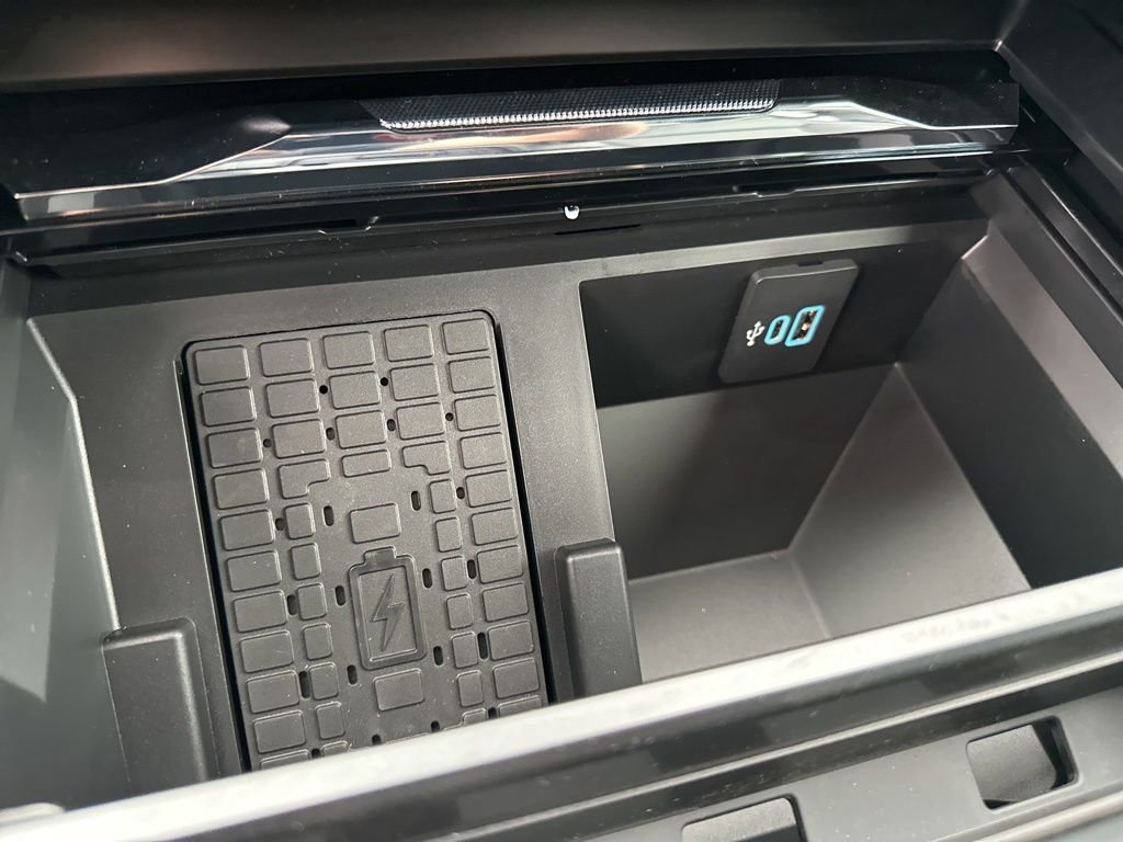 New 2026 Ford F250 Lariat w/ Black Appearance Package image 32