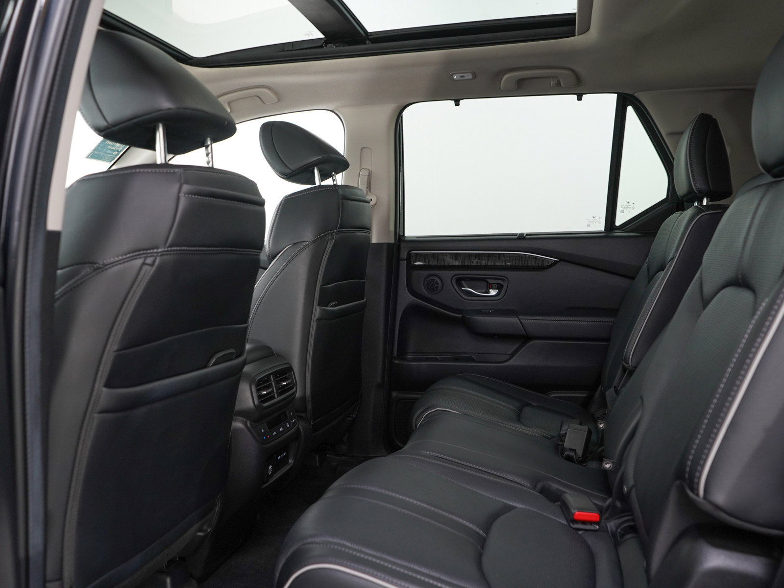 Used 2024 Honda Pilot Elite image 22