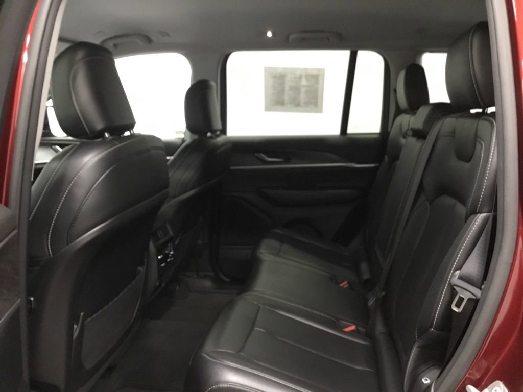 Used 2023 Jeep Grand Cherokee Limited image 12