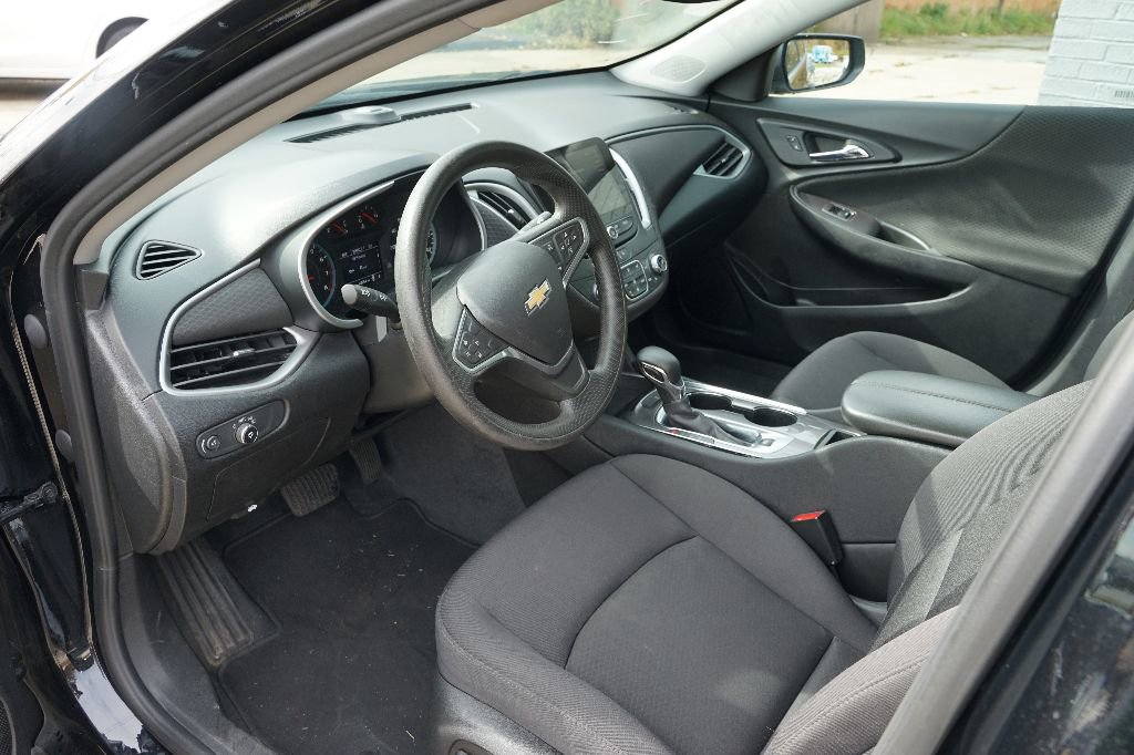 Used 2022 Chevrolet Malibu LT image 9