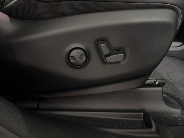 New 2026 Chrysler Pacifica Limited FWD image 17
