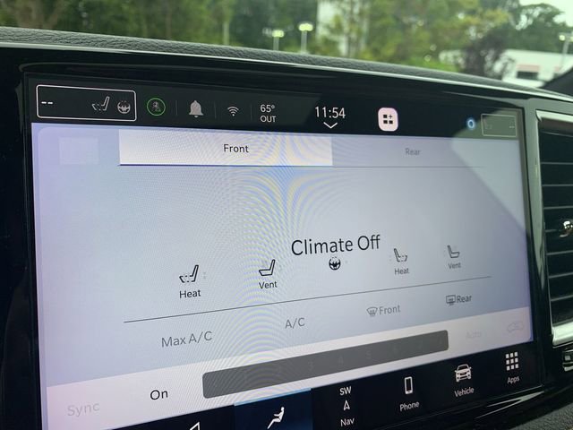 Used 2023 Chrysler Pacifica Pinnacle FWD image 28