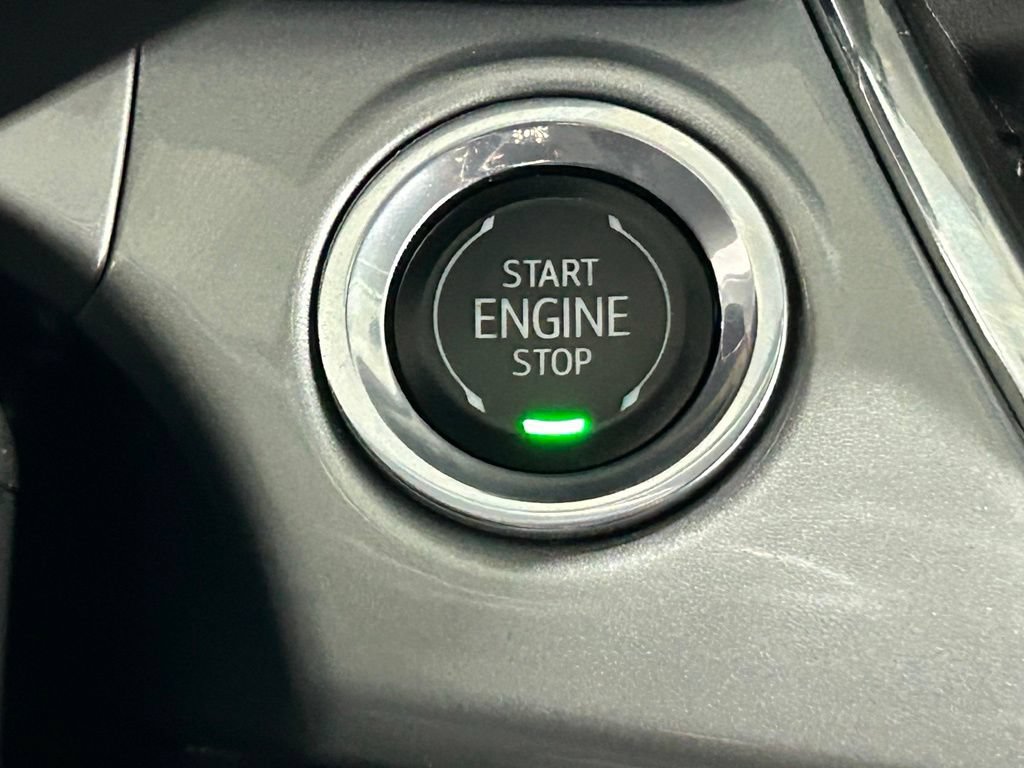 Used 2025 Chevrolet Trax LT w/ Driver Confidence Package FWD image 30