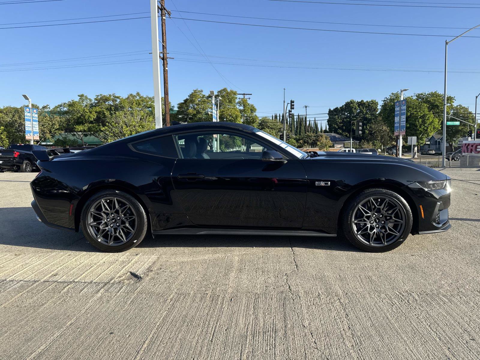 Used 2026 Ford Mustang GT Premium w/ GT Performance Package RWD image 2