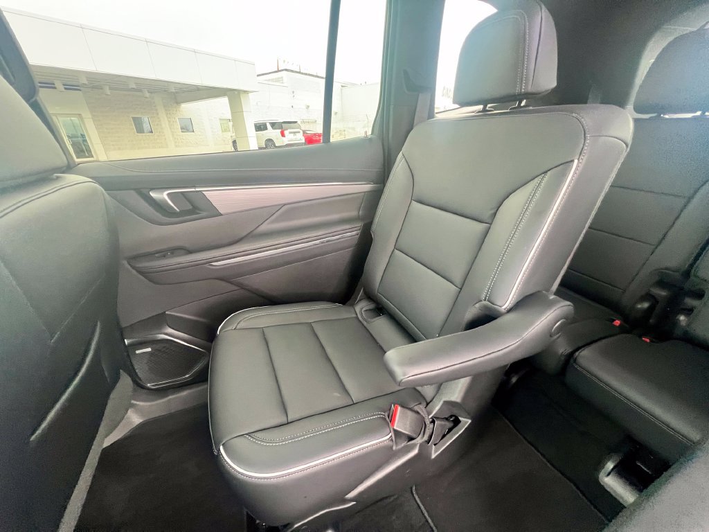 Used 2025 Buick Enclave Preferred w/ Power Package FWD image 34