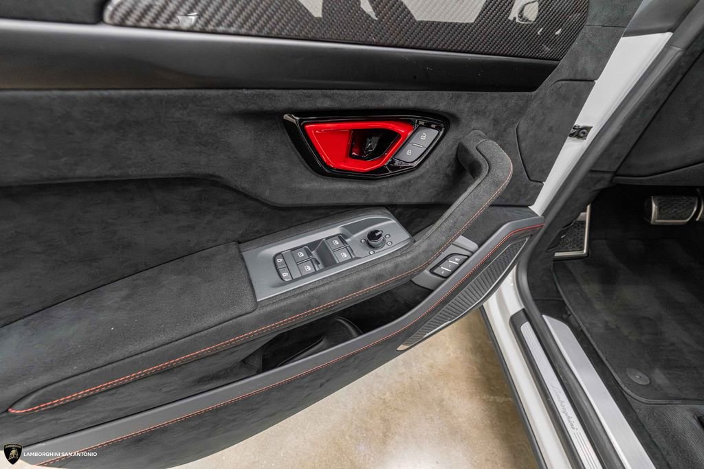 Used 2023 Lamborghini Urus Performante AWD/4WD image 43