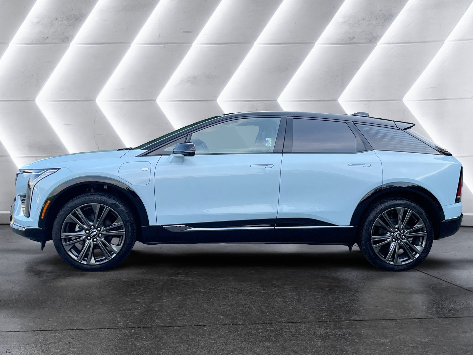 Used 2026 Cadillac Optiq Sport 2 AWD/4WD image 3