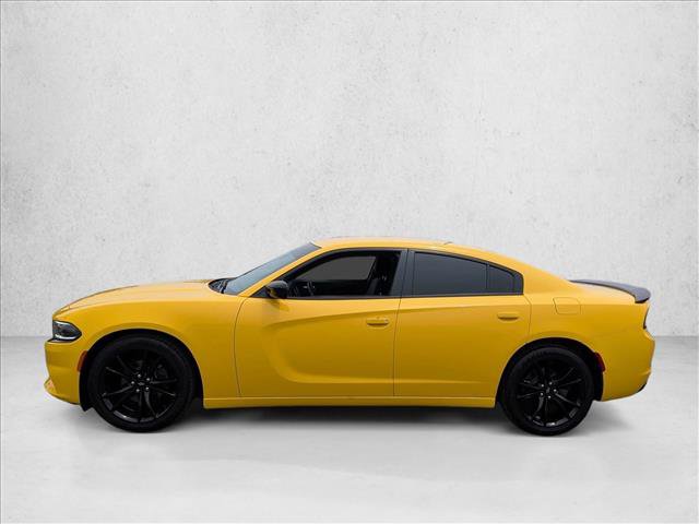 Used 2017 Dodge Charger SE w/ Blacktop Package RWD image 9