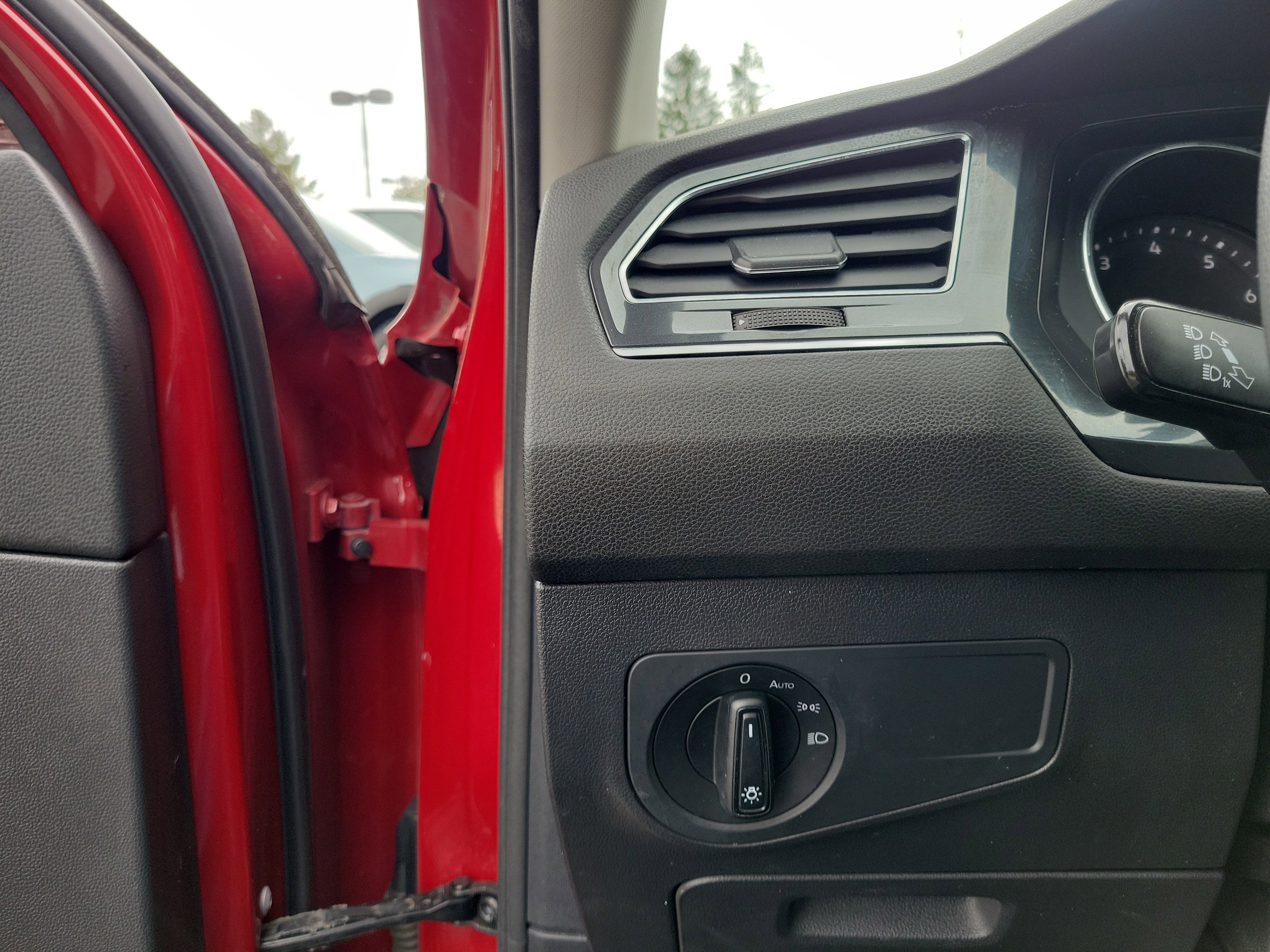 Used 2019 Volkswagen Tiguan S w/ Driver Assistance Package image 20